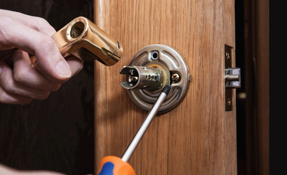 CERRAJERO-BARATO-SIERRA-DE-MADRID